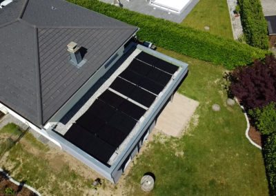 Installation de 16 panneaux solaires Axitec 435W Fullblack, d’un onduleur SolarEdge SE7K